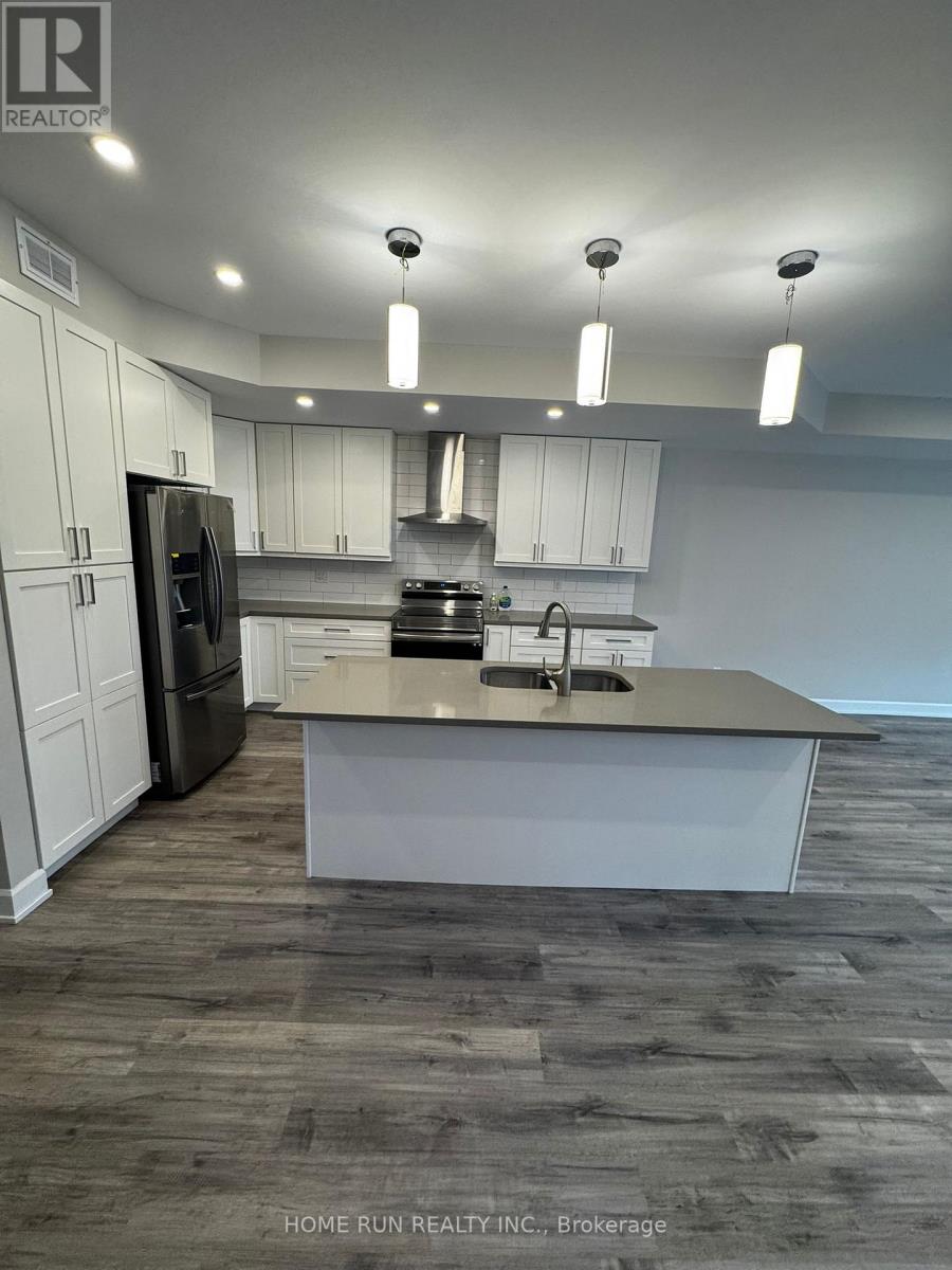 902 - A Pinecrest Road, Ottawa, Ontario  K2B 6B3 - Photo 9 - X12958664