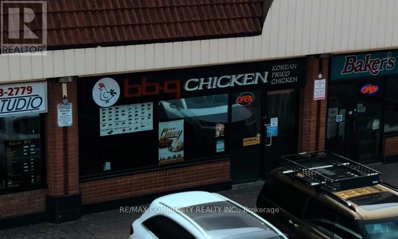 8 - 4915 STEELES AVENUE E, Toronto, Ontario