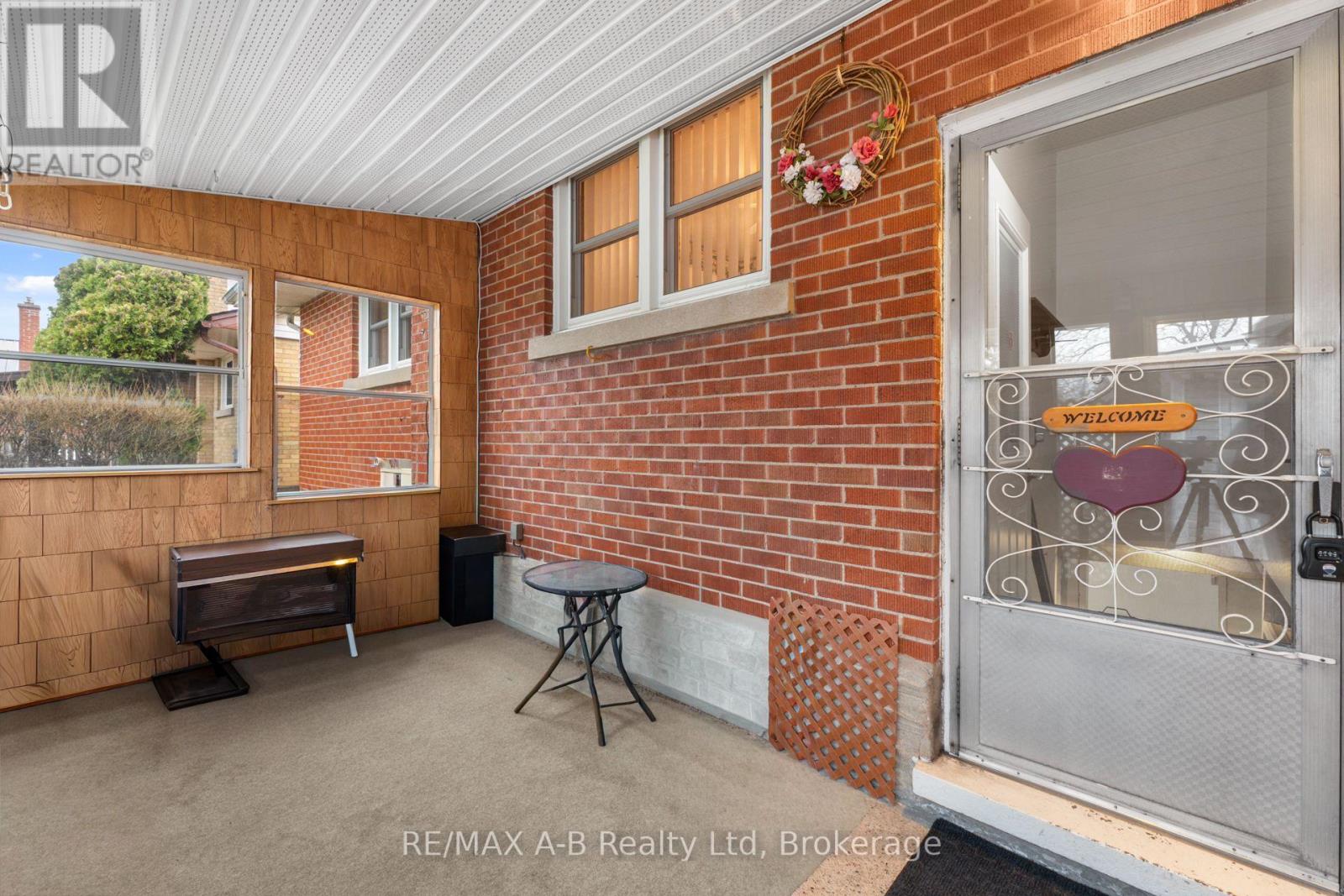 10 Clark Avenue, Kitchener, Ontario  N2C 1Y2 - Photo 23 - X12958666