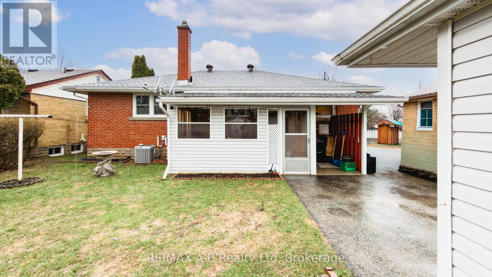 10 Clark Avenue, Kitchener, Ontario  N2C 1Y2 - Photo 27 - X12958666