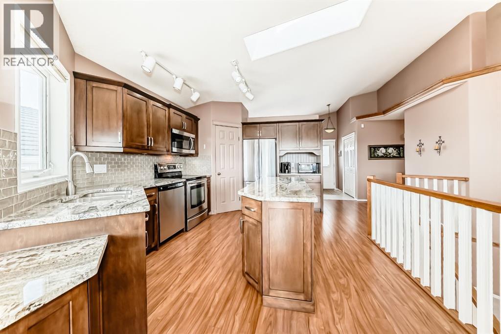 14 Headlands Close, Cochrane, Alberta  T0L 0W1 - Photo 6 - A2299103