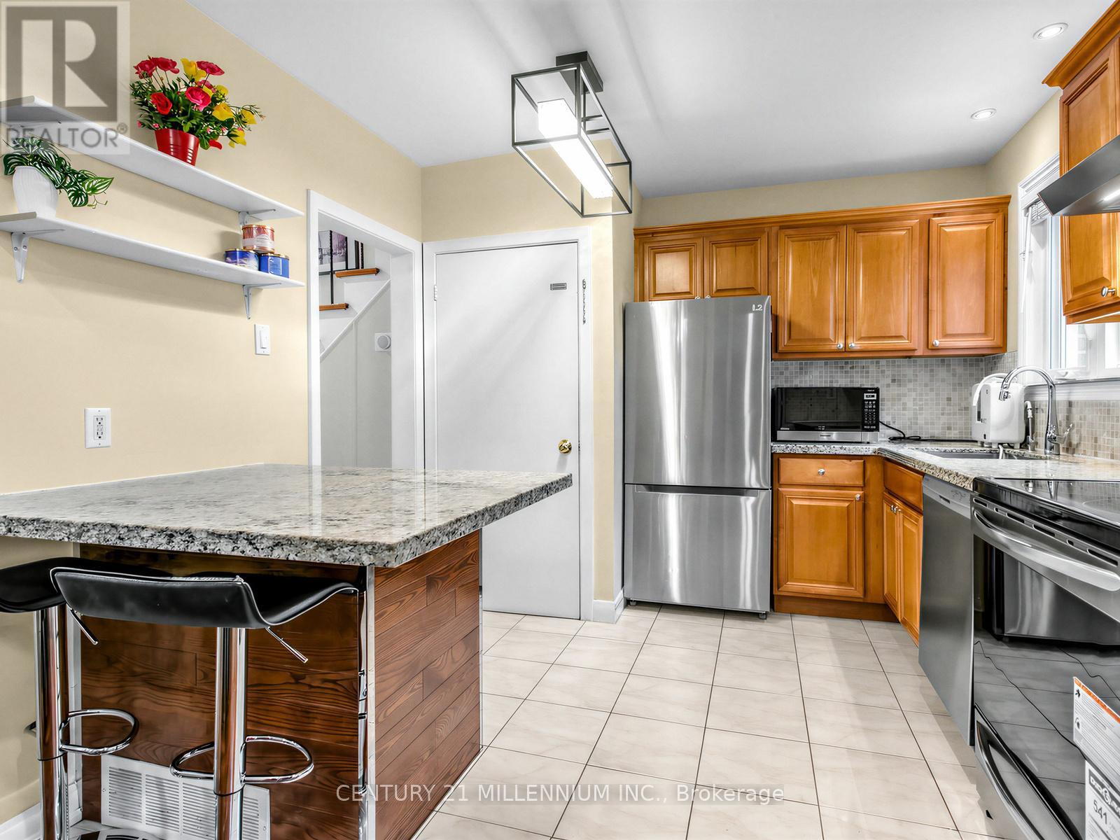 1426 Wilson Avenue, Toronto, Ontario  M3M 1J7 - Photo 12 - W12958654