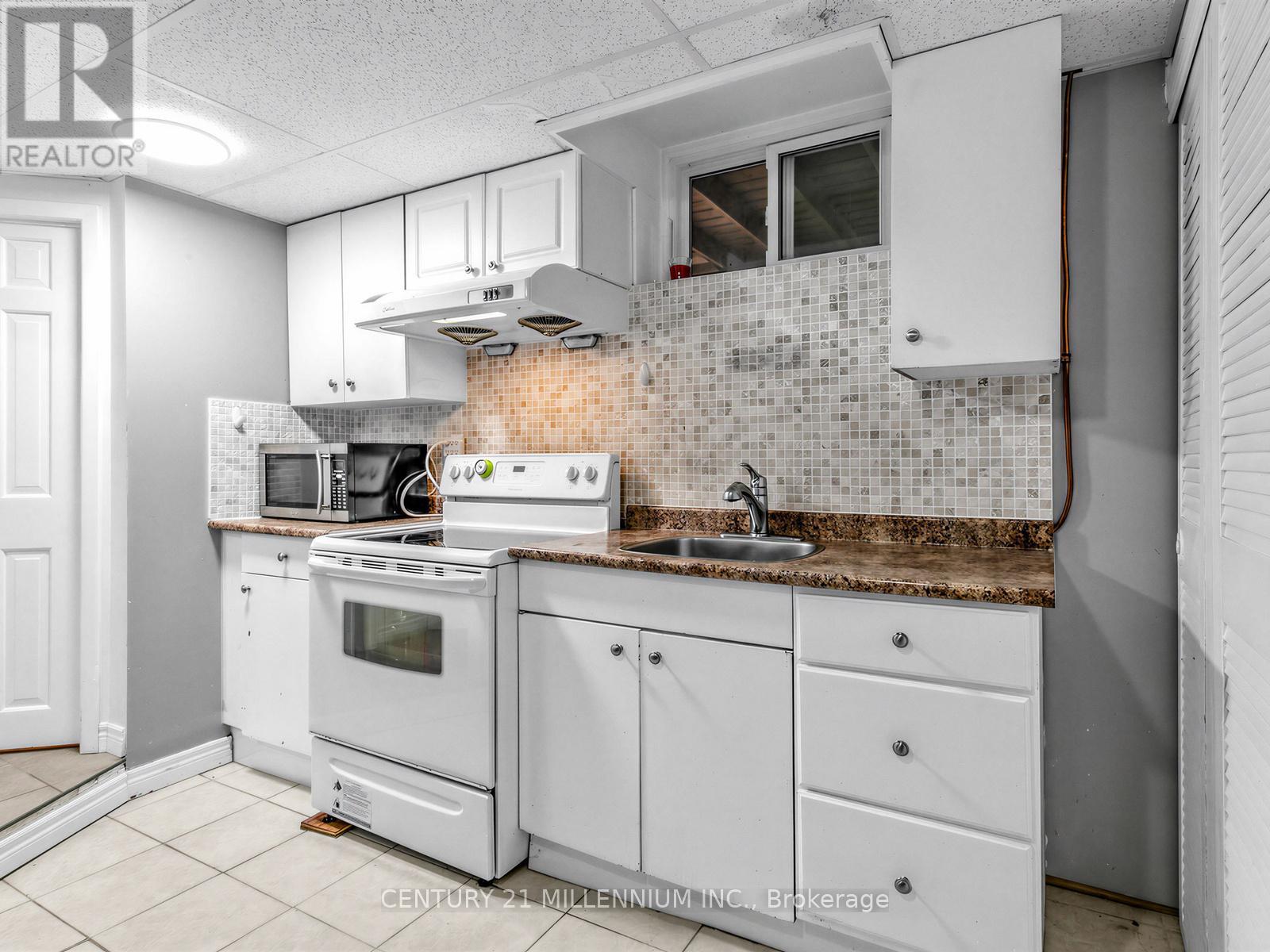 1426 Wilson Avenue, Toronto, Ontario  M3M 1J7 - Photo 24 - W12958654