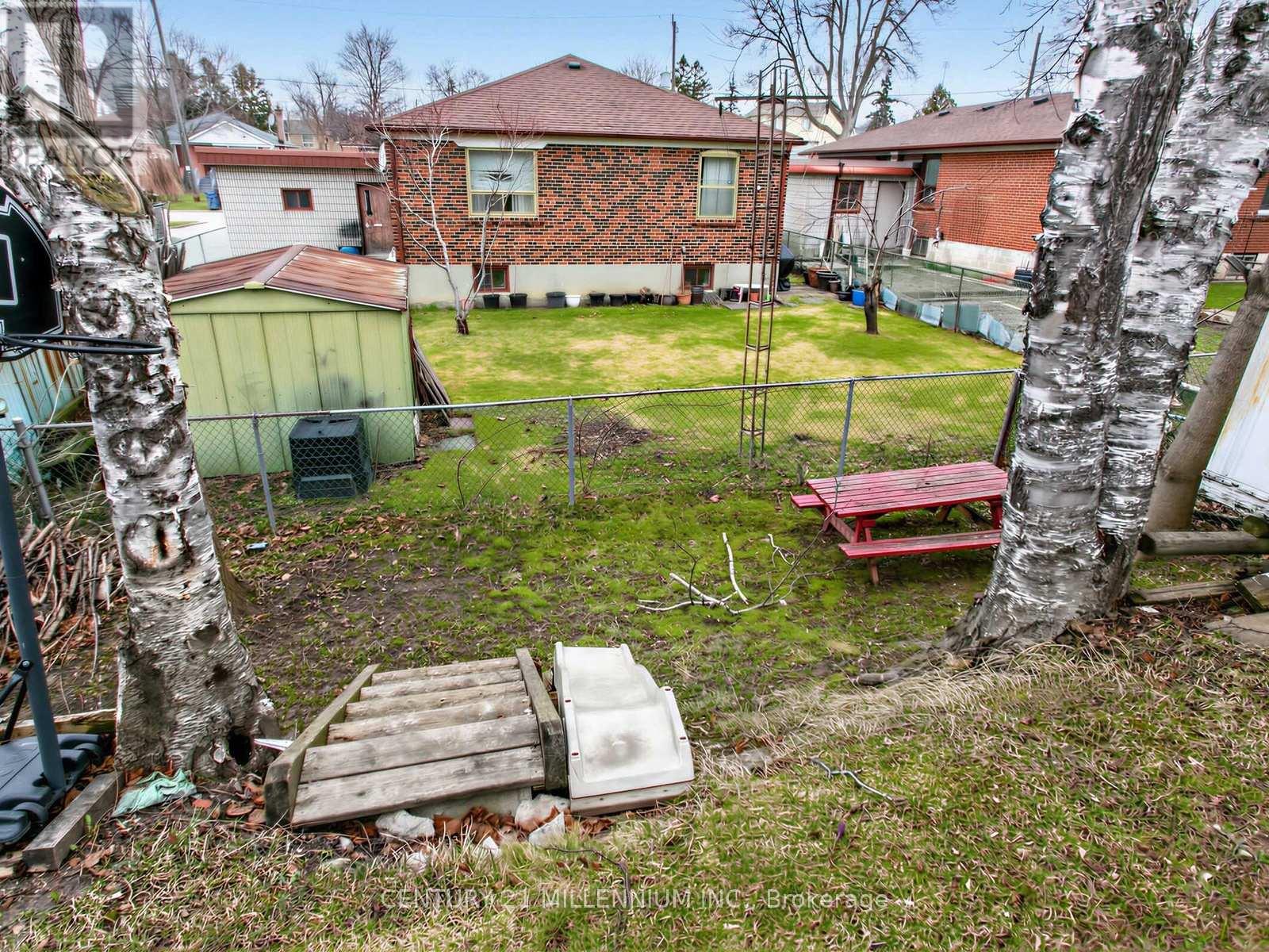 1426 Wilson Avenue, Toronto, Ontario  M3M 1J7 - Photo 38 - W12958654