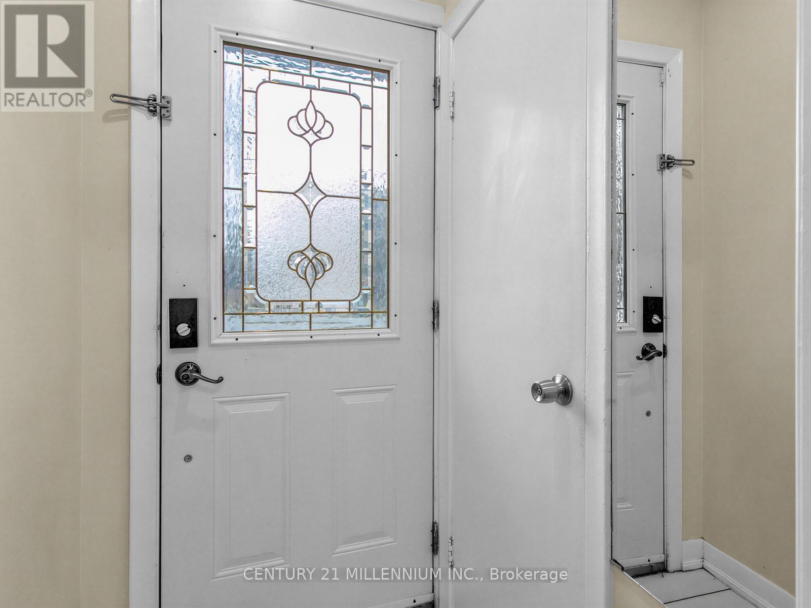 1426 Wilson Avenue, Toronto, Ontario  M3M 1J7 - Photo 4 - W12958654