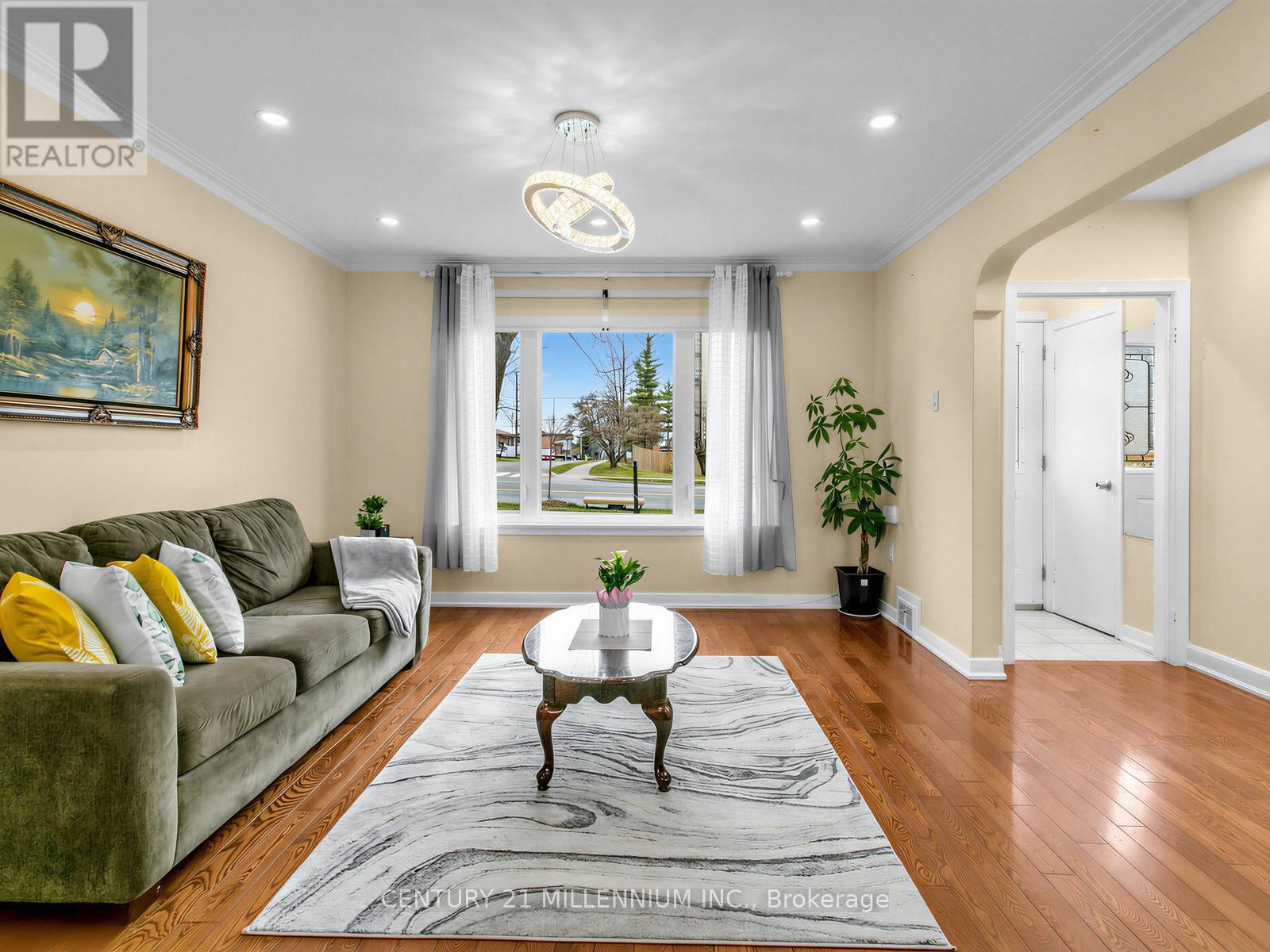 1426 Wilson Avenue, Toronto, Ontario  M3M 1J7 - Photo 6 - W12958654