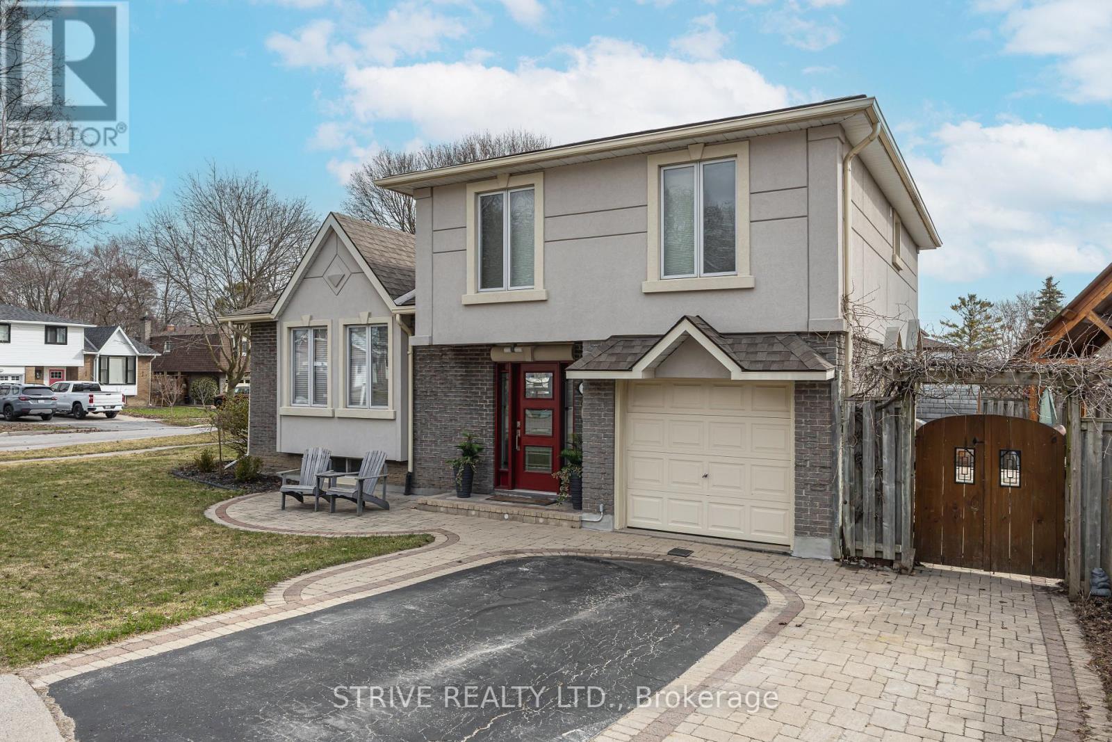 11 LORRAINE COURT, Clarington, Ontario