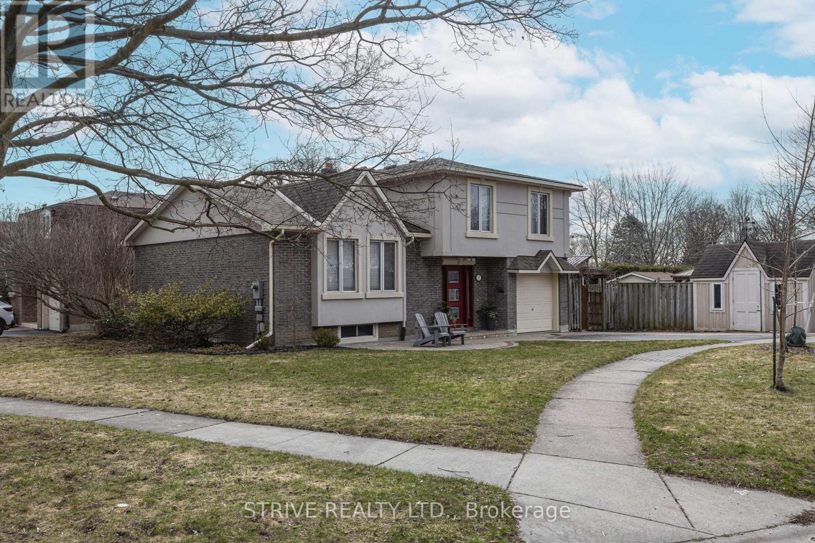 11 Lorraine Court, Clarington, Ontario  L1C 3L5 - Photo 3 - E12764438