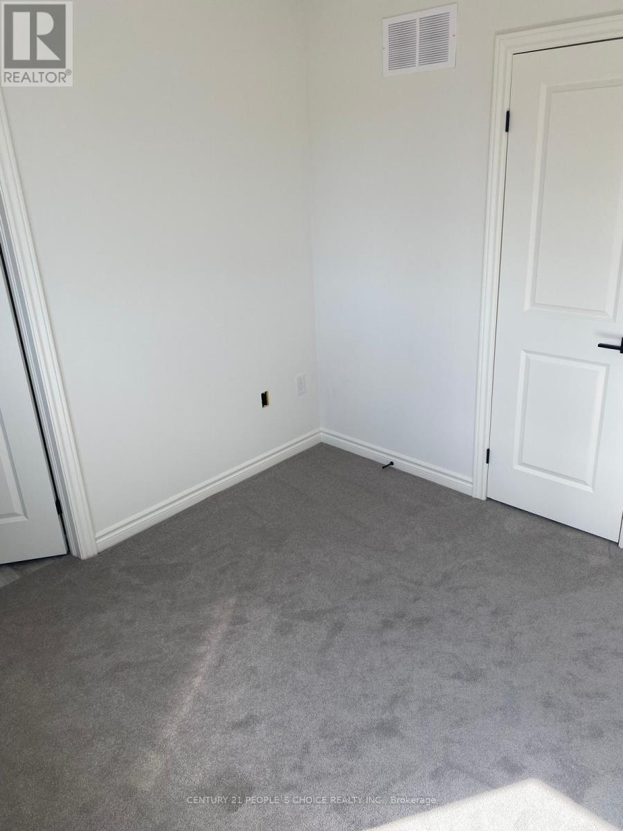 162 Glow Avenue, Hamilton, Ontario  L8H 3W2 - Photo 3 - X12958648