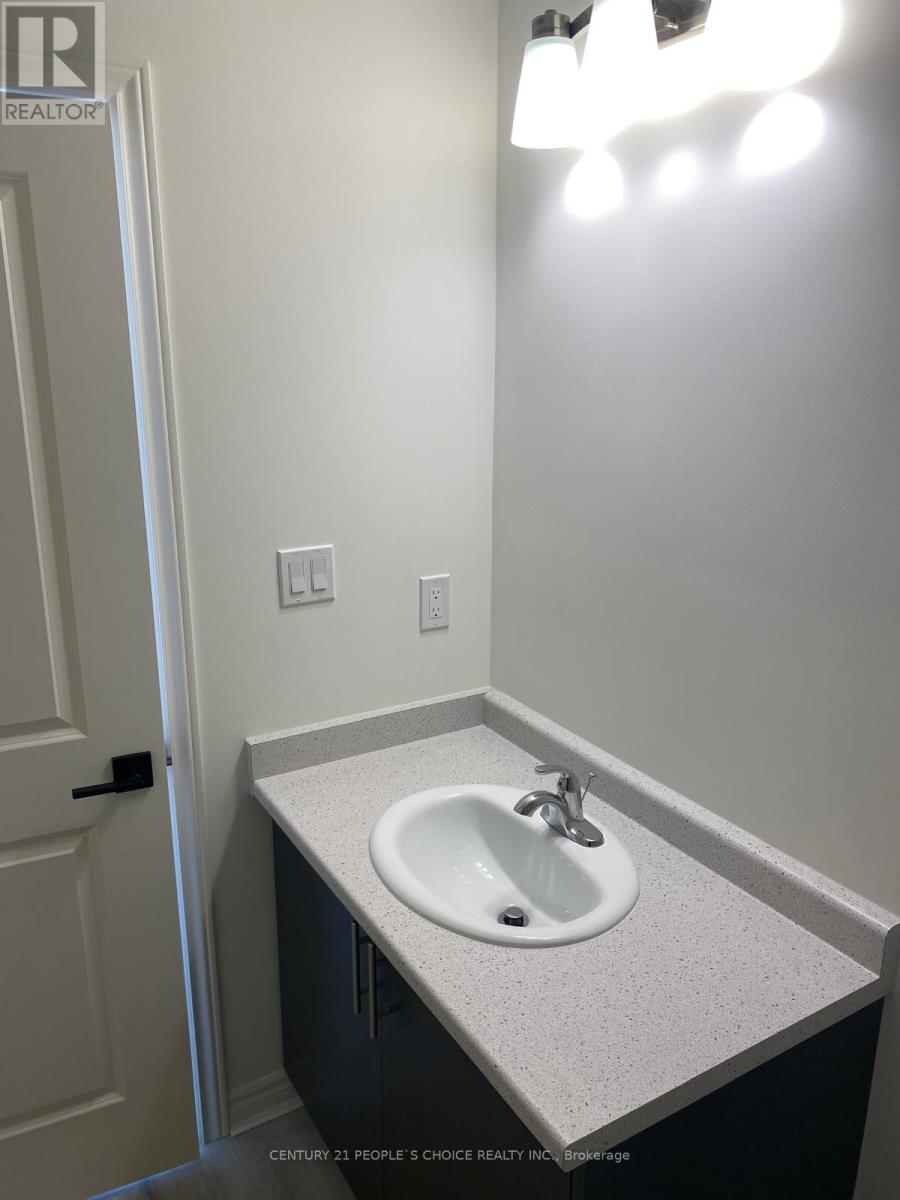 162 Glow Avenue, Hamilton, Ontario  L8H 3W2 - Photo 4 - X12958648