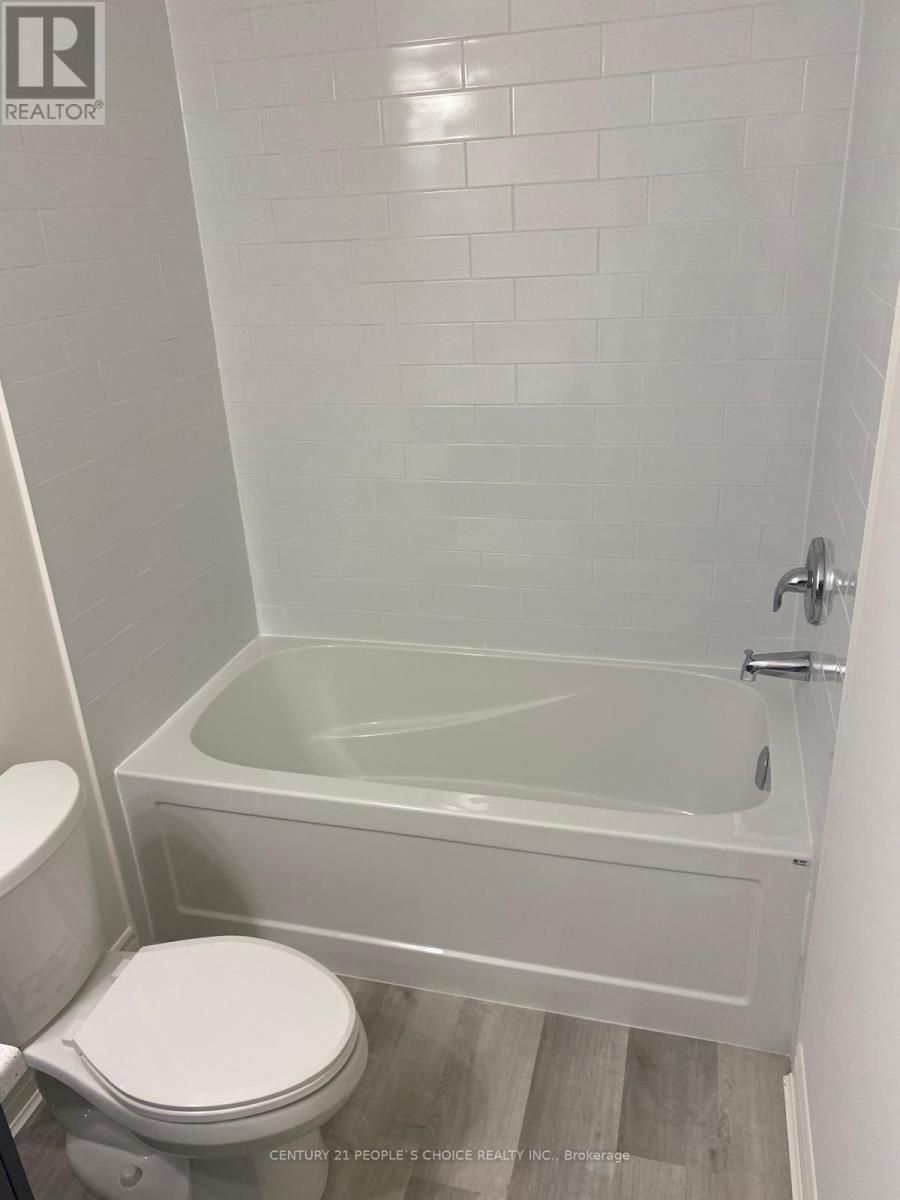 162 Glow Avenue, Hamilton, Ontario  L8H 3W2 - Photo 5 - X12958648