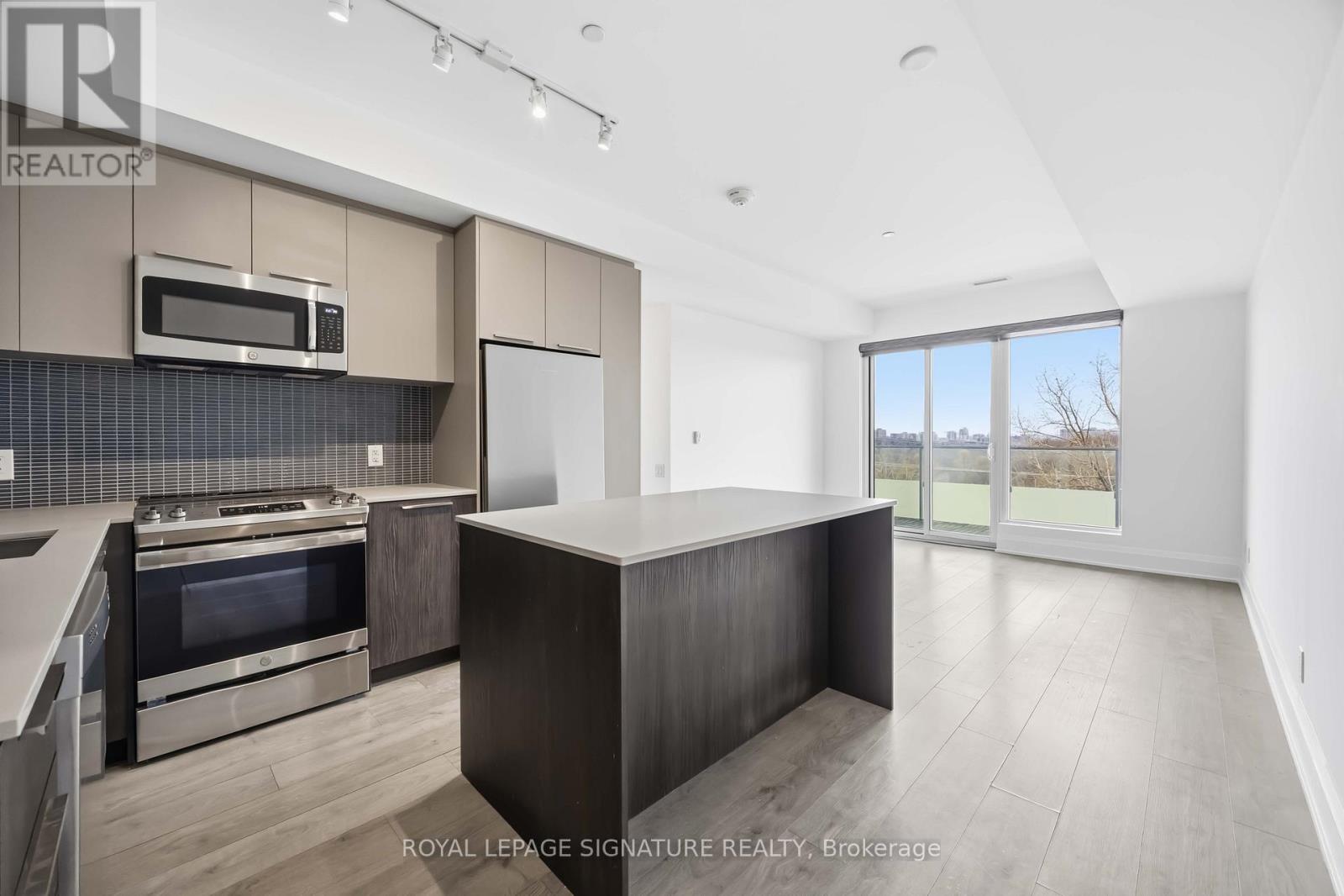 604 - 20 Brin Drive, Toronto, Ontario  M8X 0B2 - Photo 8 - W12958572