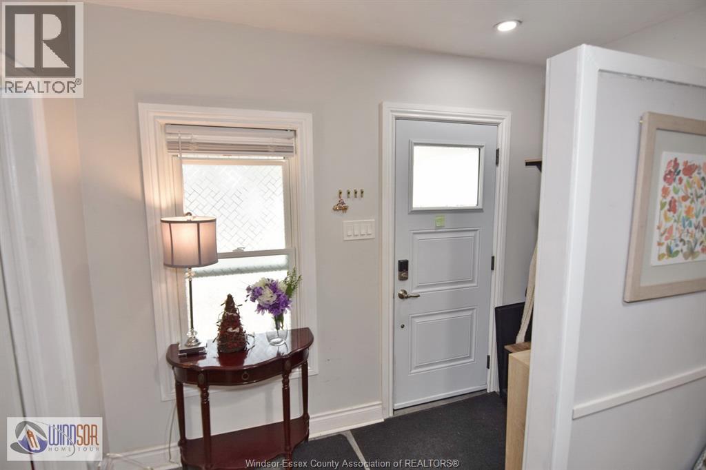 965 Bridge, Windsor, Ontario  N9B 2M9 - Photo 5 - 26006773