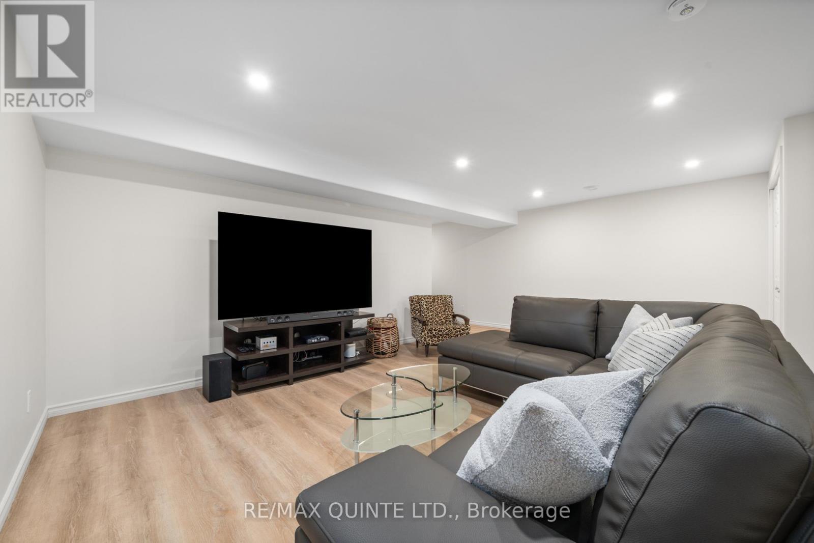 63 Athabaska Drive, Belleville, Ontario  K8N 0T1 - Photo 33 - X12958674