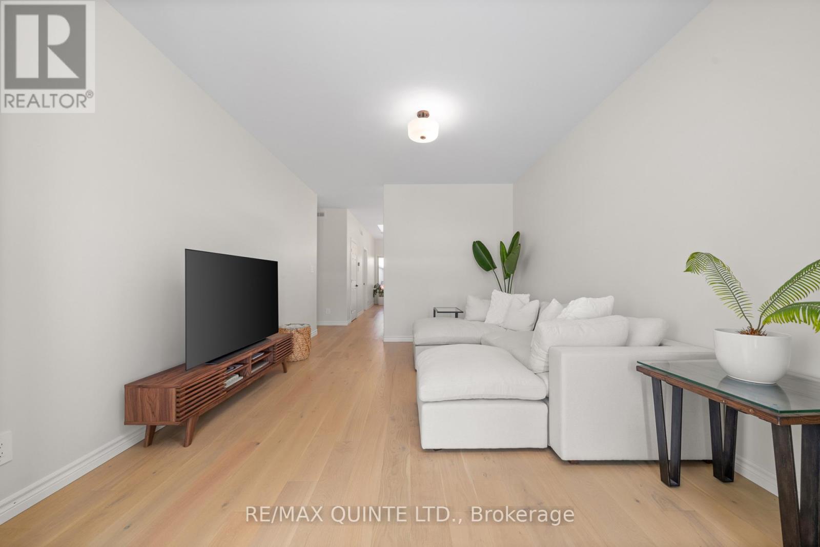 63 Athabaska Drive, Belleville, Ontario  K8N 0T1 - Photo 5 - X12958674