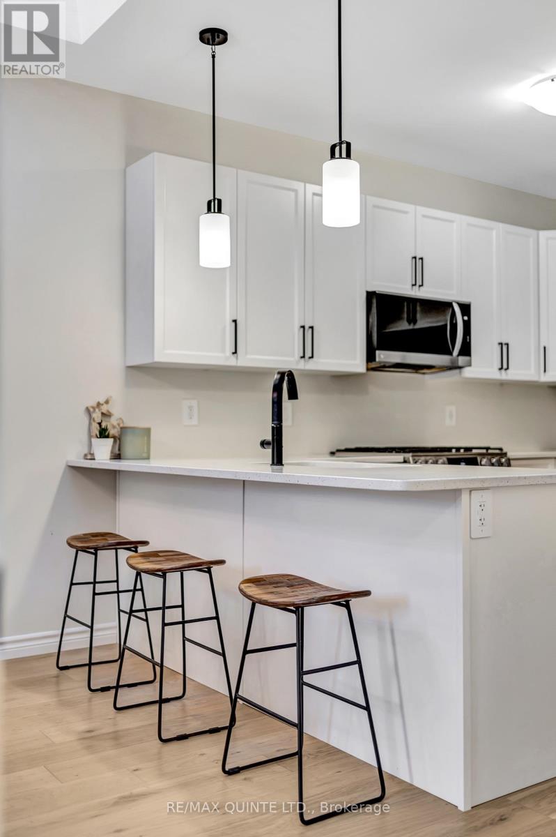 63 Athabaska Drive, Belleville, Ontario  K8N 0T1 - Photo 9 - X12958674