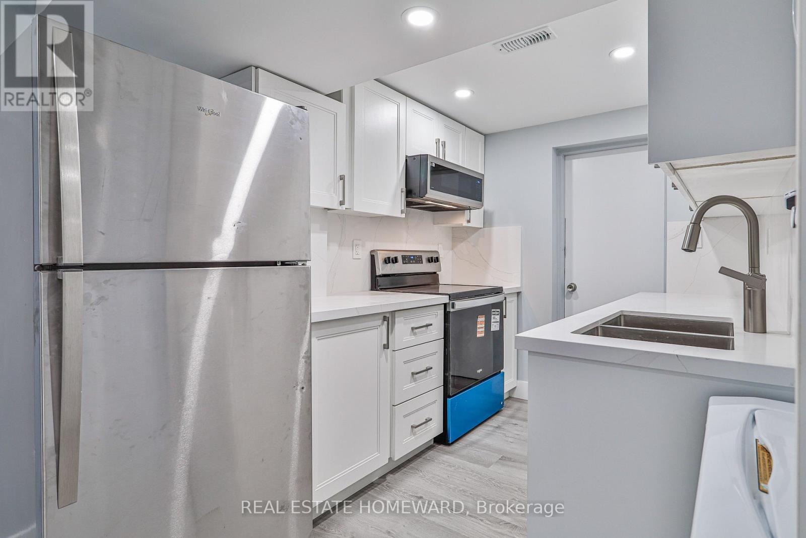 Lower Side - 226 Pleasant Avenue, Toronto, Ontario  M2M 1M5 - Photo 12 - C12958678