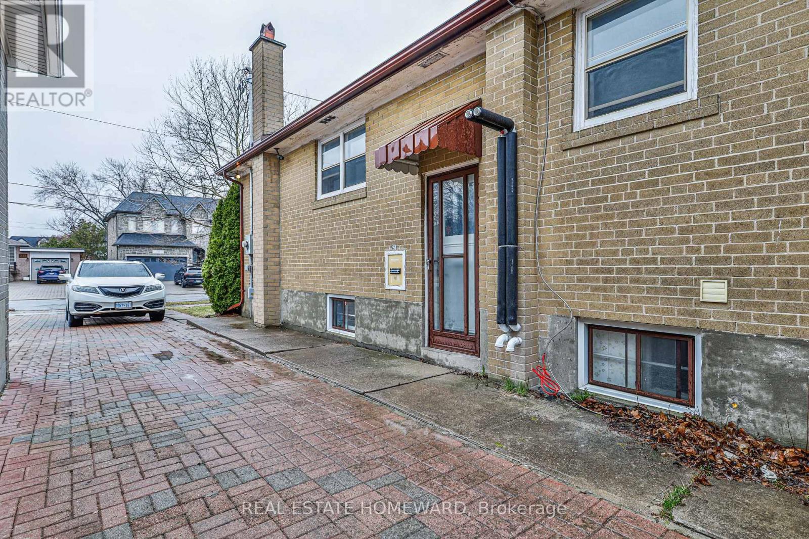 Lower Side - 226 Pleasant Avenue, Toronto, Ontario  M2M 1M5 - Photo 2 - C12958678
