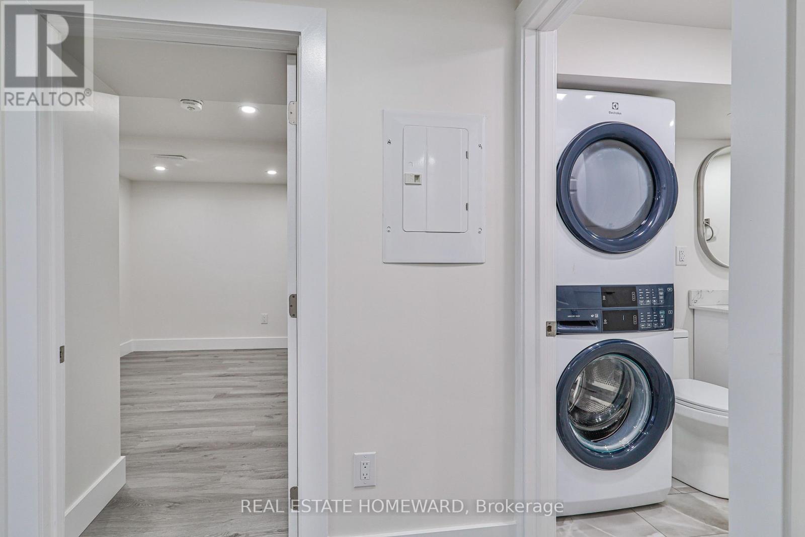 Lower Back - 226 Pleasant Avenue, Toronto, Ontario  M2M 1M5 - Photo 14 - C12958680