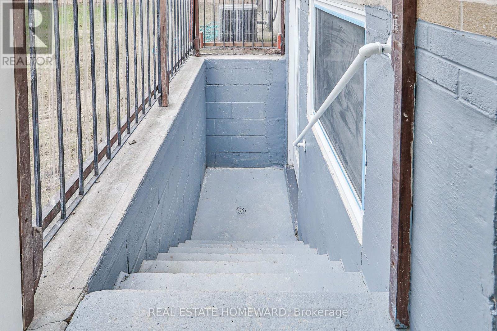 Lower Back - 226 Pleasant Avenue, Toronto, Ontario  M2M 1M5 - Photo 2 - C12958680