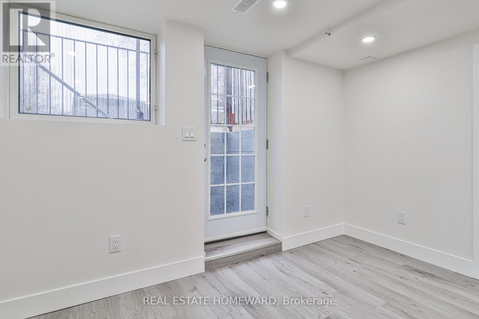 Lower Back - 226 Pleasant Avenue, Toronto, Ontario  M2M 1M5 - Photo 3 - C12958680