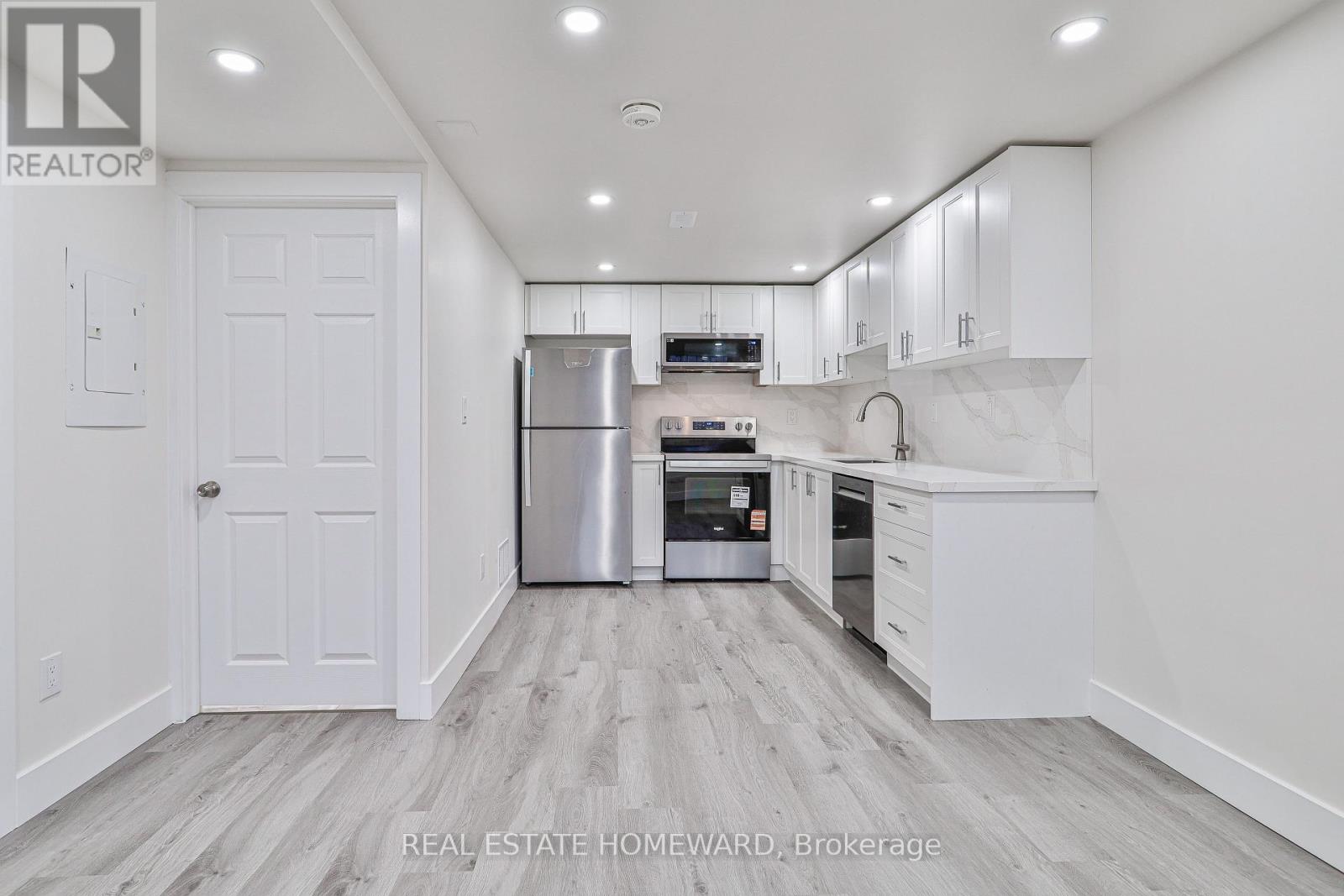 Lower Back - 226 Pleasant Avenue, Toronto, Ontario  M2M 1M5 - Photo 4 - C12958680