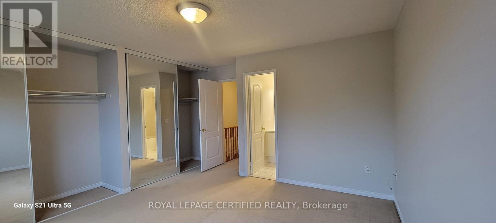 876 Scollard Court, Mississauga, Ontario  L5V 2R5 - Photo 13 - W12957508