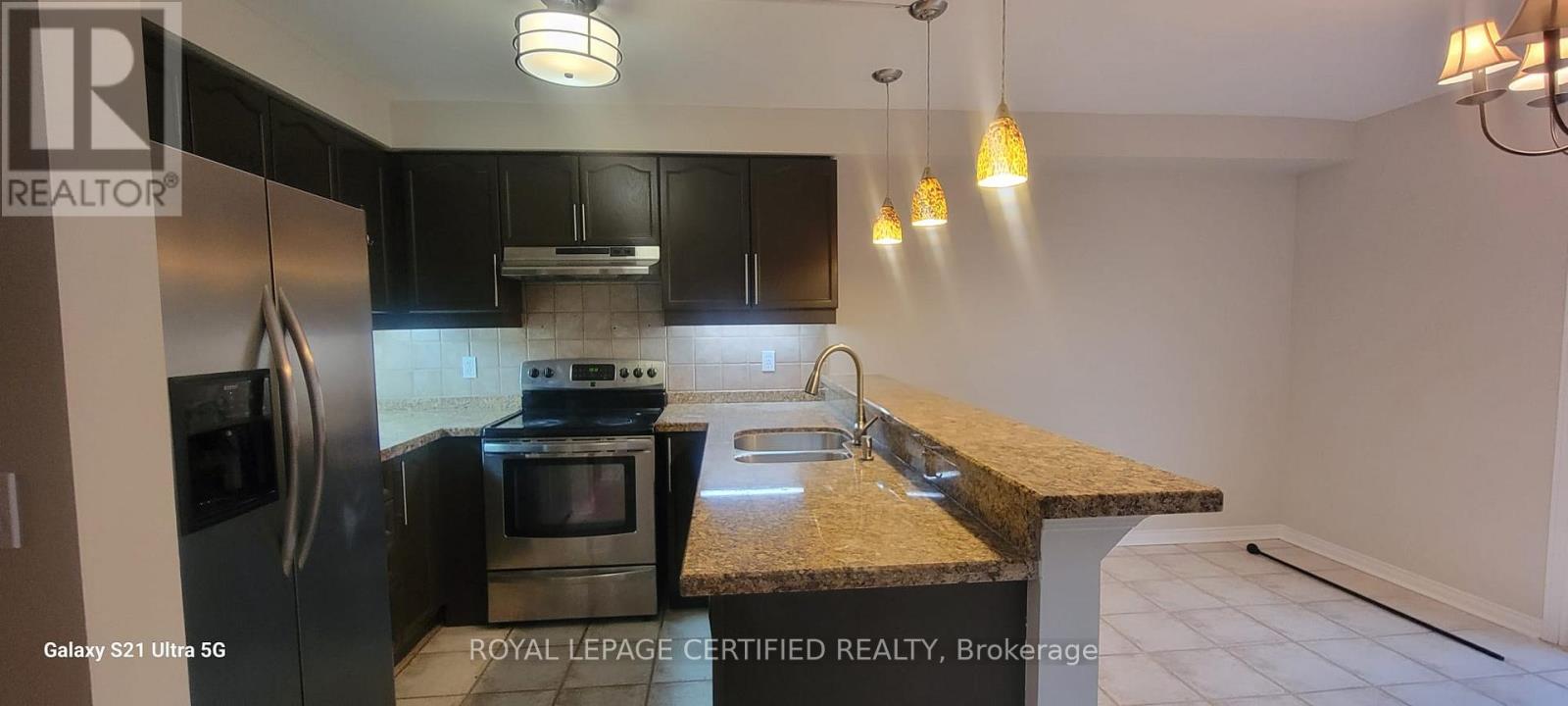 876 Scollard Court, Mississauga, Ontario  L5V 2R5 - Photo 11 - W12957508