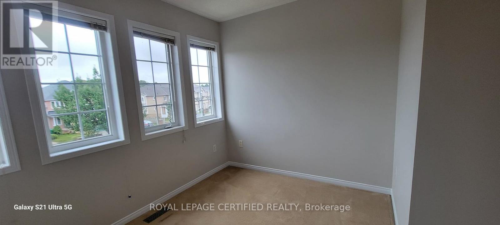 876 Scollard Court, Mississauga, Ontario  L5V 2R5 - Photo 8 - W12957508