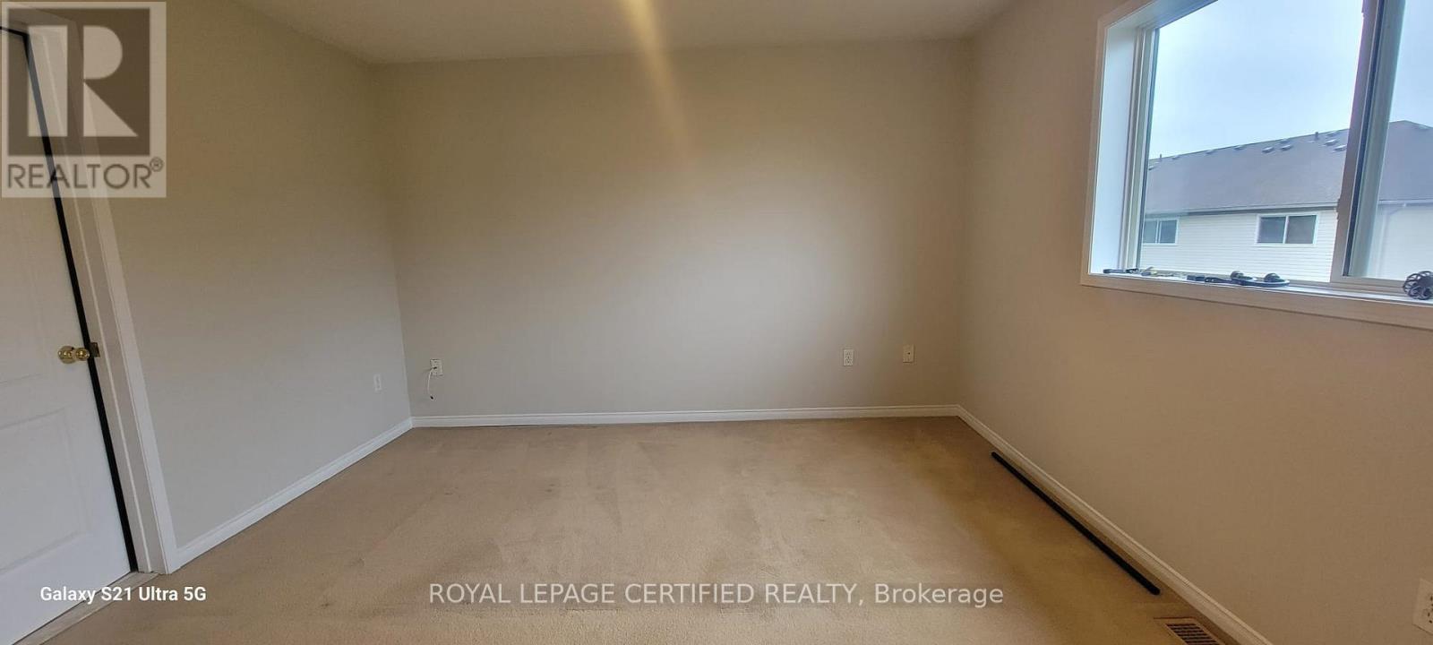 876 Scollard Court, Mississauga, Ontario  L5V 2R5 - Photo 6 - W12957508