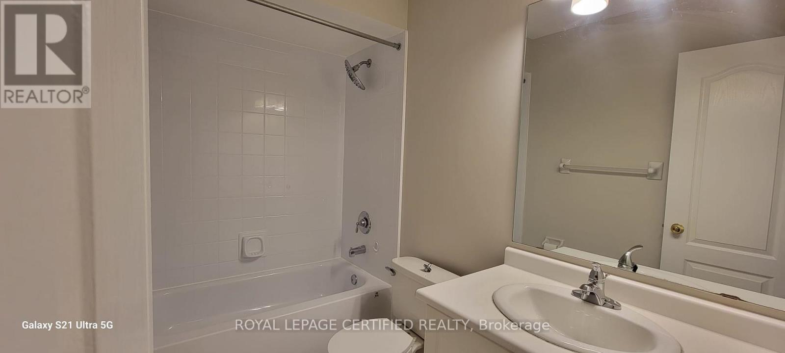 876 Scollard Court, Mississauga, Ontario  L5V 2R5 - Photo 12 - W12957508