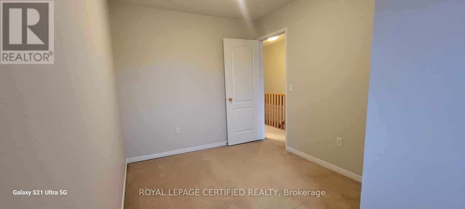 876 Scollard Court, Mississauga, Ontario  L5V 2R5 - Photo 7 - W12957508