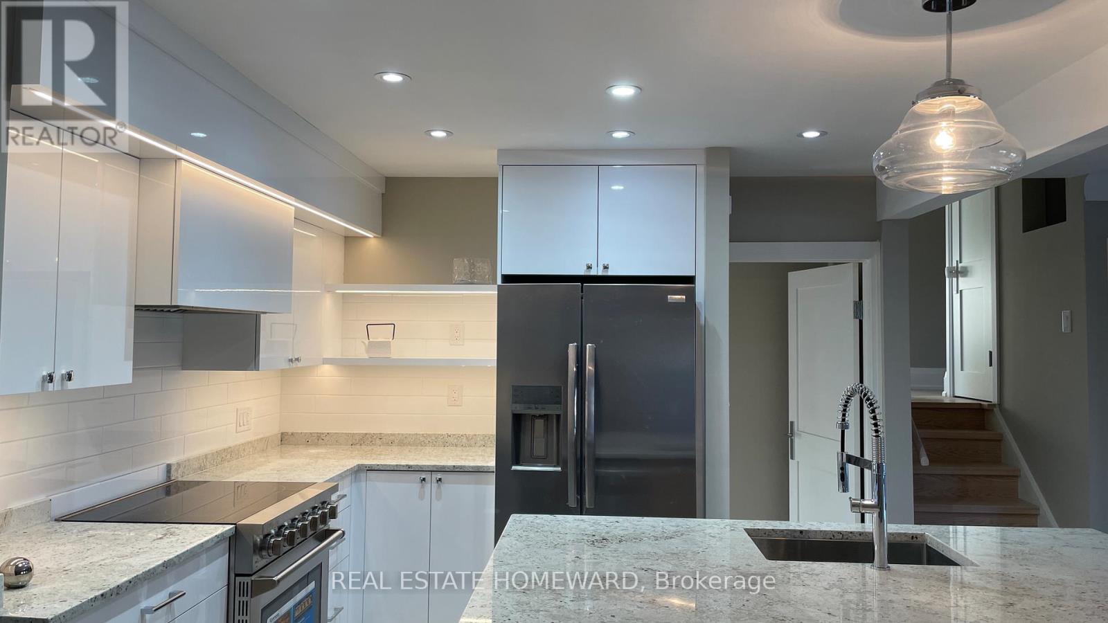 33 Strathcona Drive, St. Catharines, Ontario  L2M 2A8 - Photo 3 - X12853562