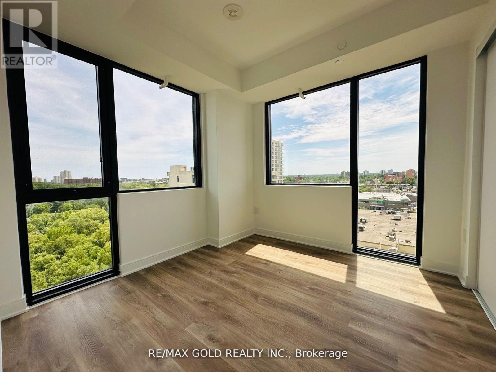 815 - 86 Dundas Street W, Mississauga, Ontario  L5A 1W4 - Photo 5 - W12958686