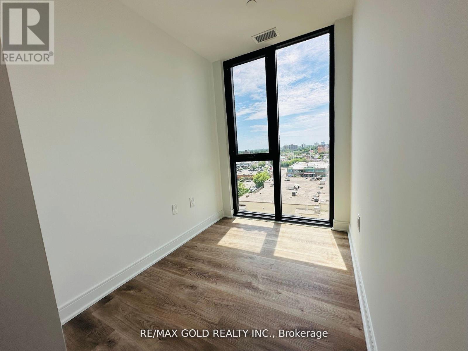 815 - 86 Dundas Street W, Mississauga, Ontario  L5A 1W4 - Photo 7 - W12958686