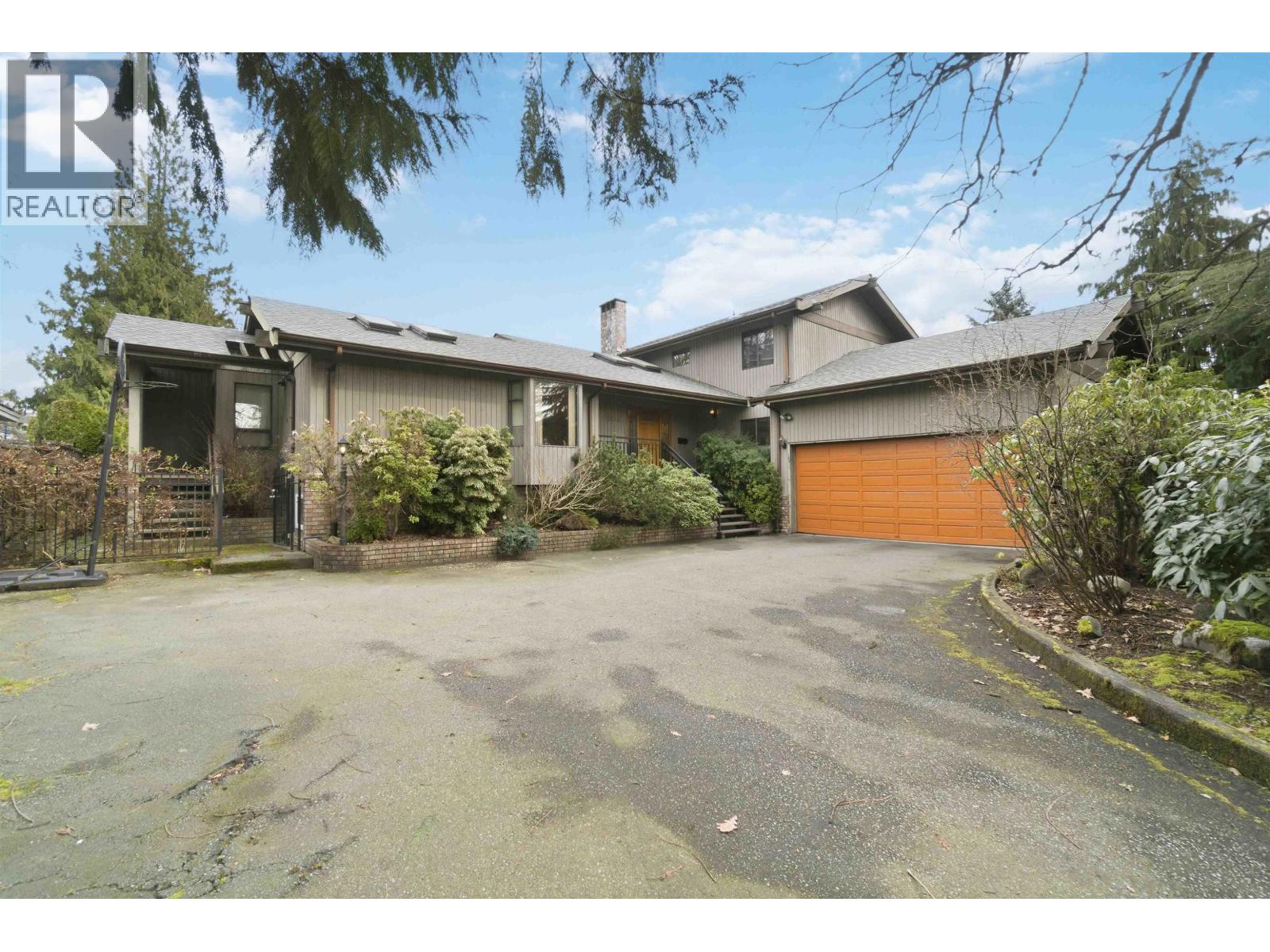 5541 GILPIN STREET, Burnaby, British Columbia