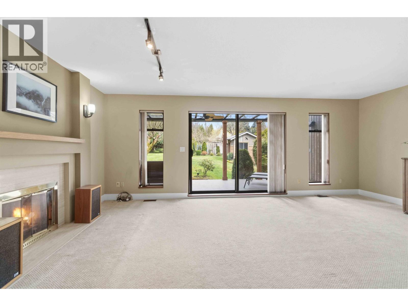 5541 Gilpin Street, Burnaby, British Columbia  V5G 2H8 - Photo 11 - R3104627