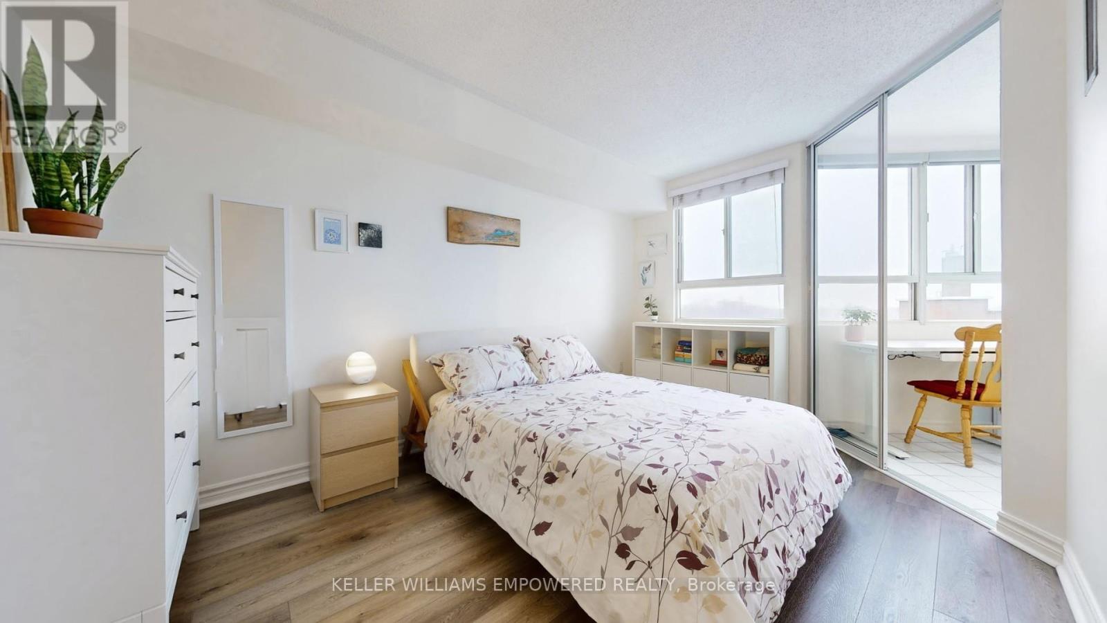 1403 - 4 Park Vista Crescent, Toronto, Ontario  M4B 3M8 - Photo 10 - E12842104