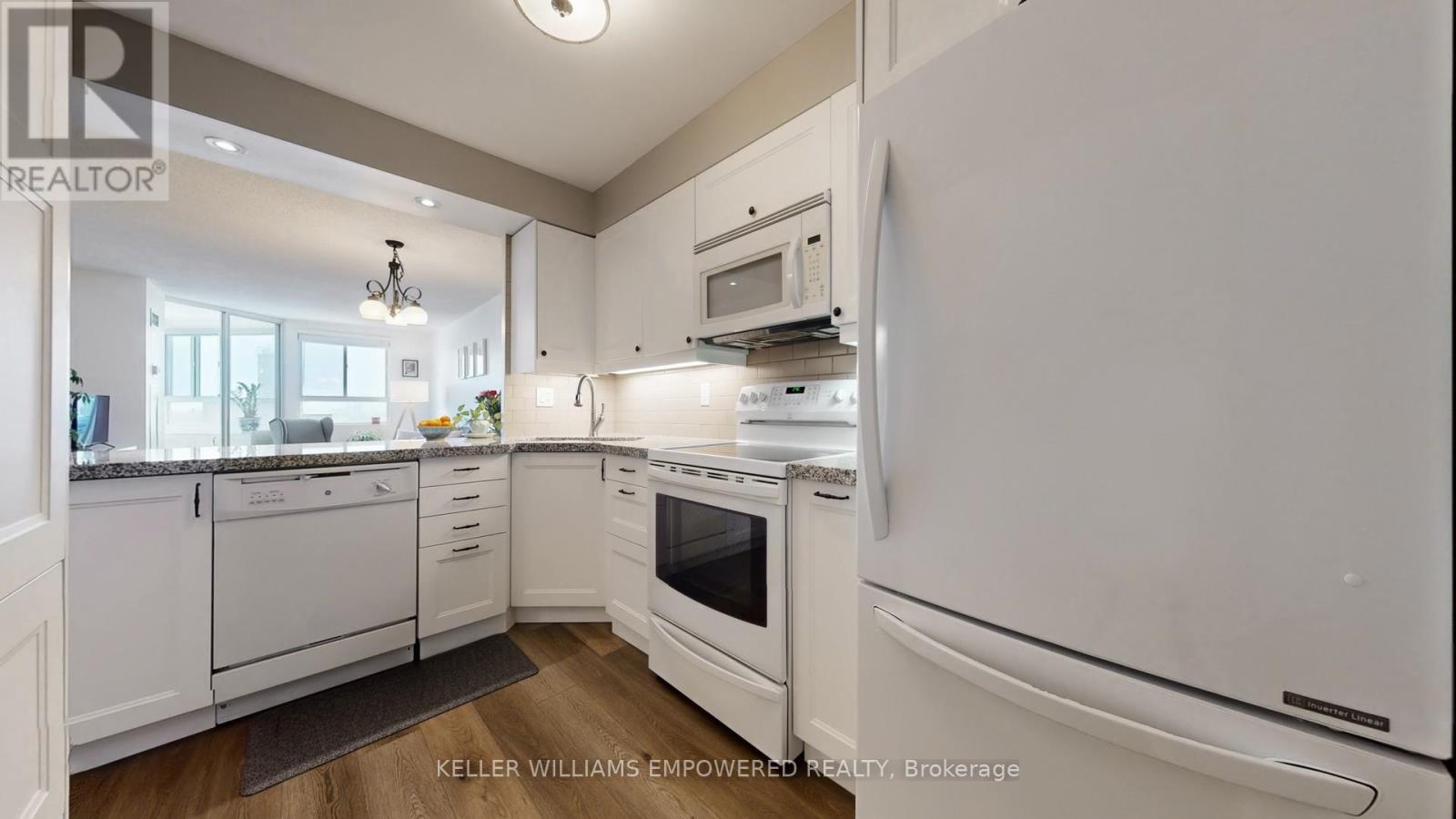 1403 - 4 Park Vista Crescent, Toronto, Ontario  M4B 3M8 - Photo 9 - E12842104