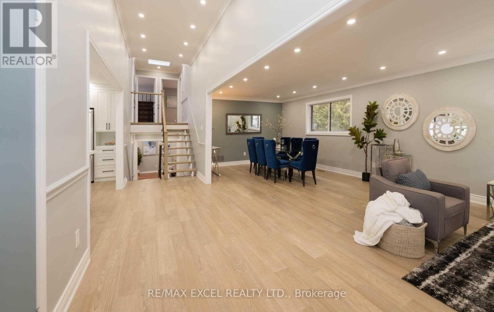 20 GARDEN AVENUE, Richmond Hill, Ontario