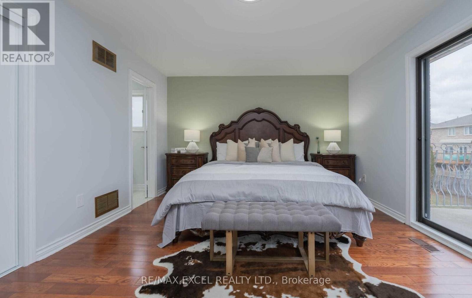 20 Garden Avenue, Richmond Hill, Ontario  L4C 6L9 - Photo 19 - N12924934