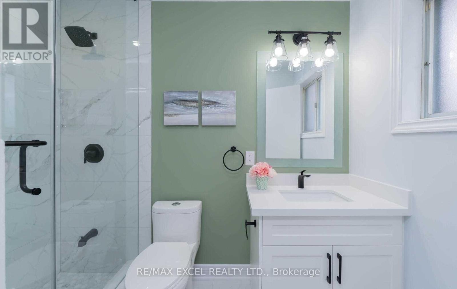 20 Garden Avenue, Richmond Hill, Ontario  L4C 6L9 - Photo 20 - N12924934