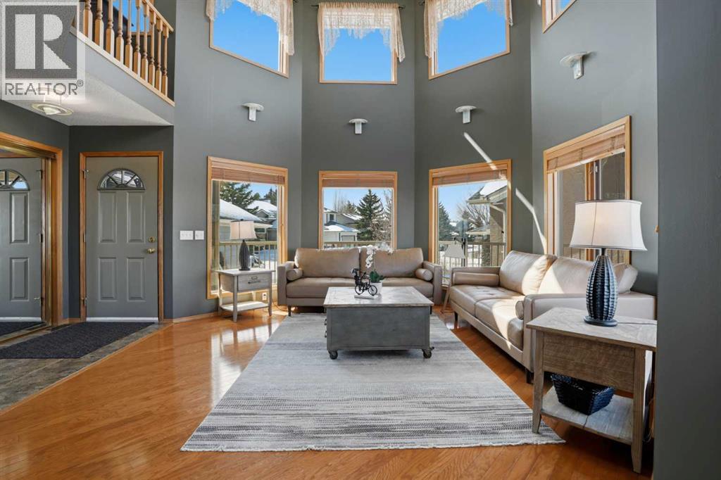 131 Edgebrook Circle NW, Calgary, Alberta  T3A 5A4 - Photo 3 - A2299171