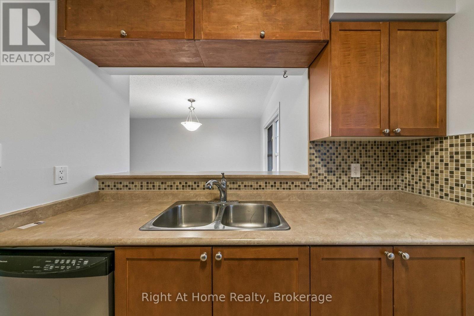 650 Frank Place, Milton, Ontario  L9T 0P8 - Photo 10 - W12958704