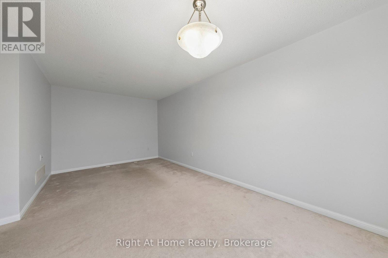 650 Frank Place, Milton, Ontario  L9T 0P8 - Photo 14 - W12958704