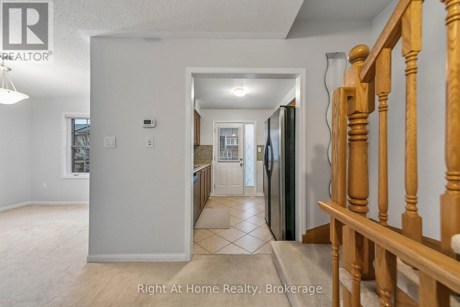 650 Frank Place, Milton, Ontario  L9T 0P8 - Photo 6 - W12958704