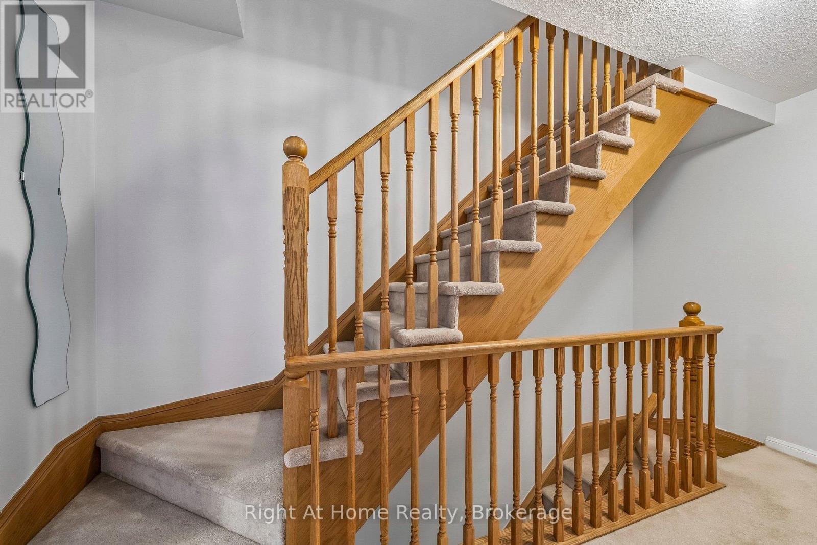 650 Frank Place, Milton, Ontario  L9T 0P8 - Photo 7 - W12958704