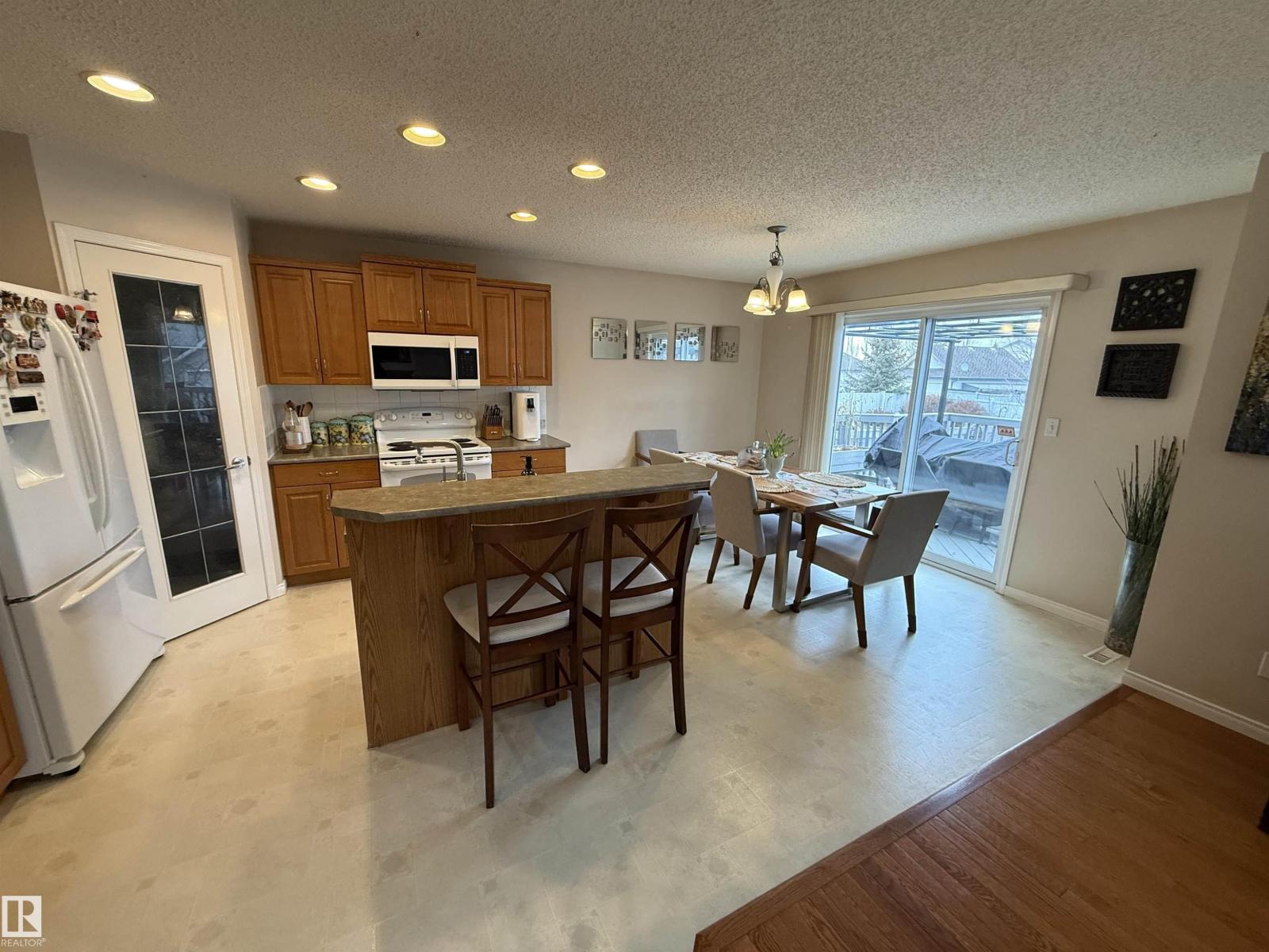 1105 Glastonbury Co Nw, Edmonton, Alberta  T5T 6M7 - Photo 11 - E4478889