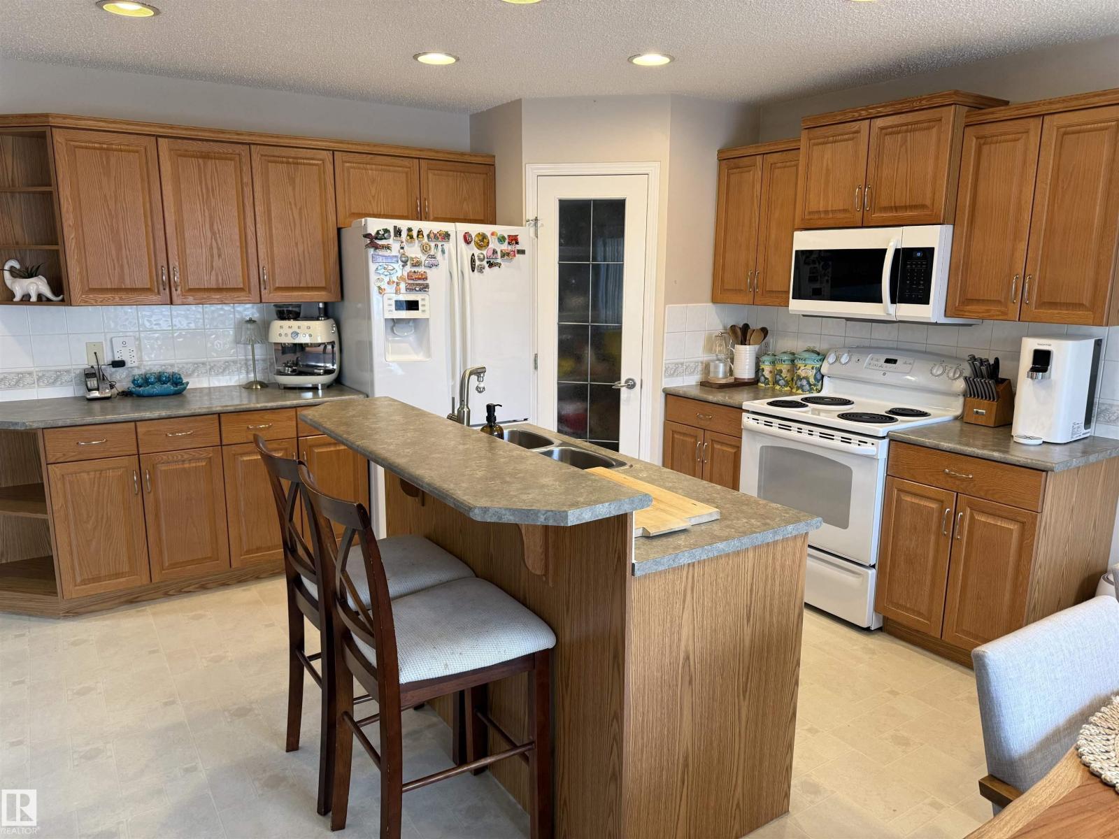 1105 Glastonbury Co Nw, Edmonton, Alberta  T5T 6M7 - Photo 9 - E4478889