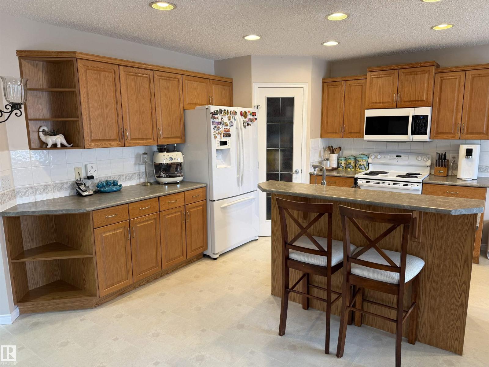 1105 Glastonbury Co Nw, Edmonton, Alberta  T5T 6M7 - Photo 8 - E4478889